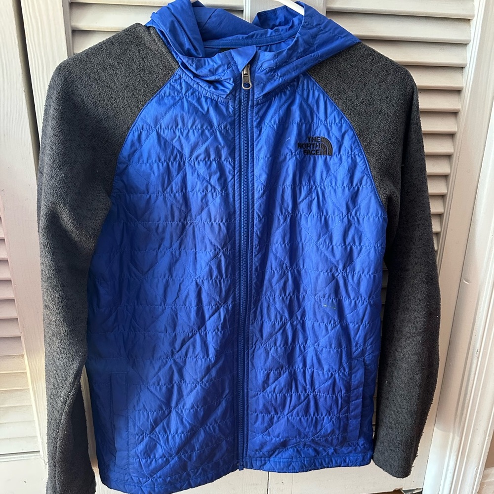 Quilted lightweight youth North Face jacket!